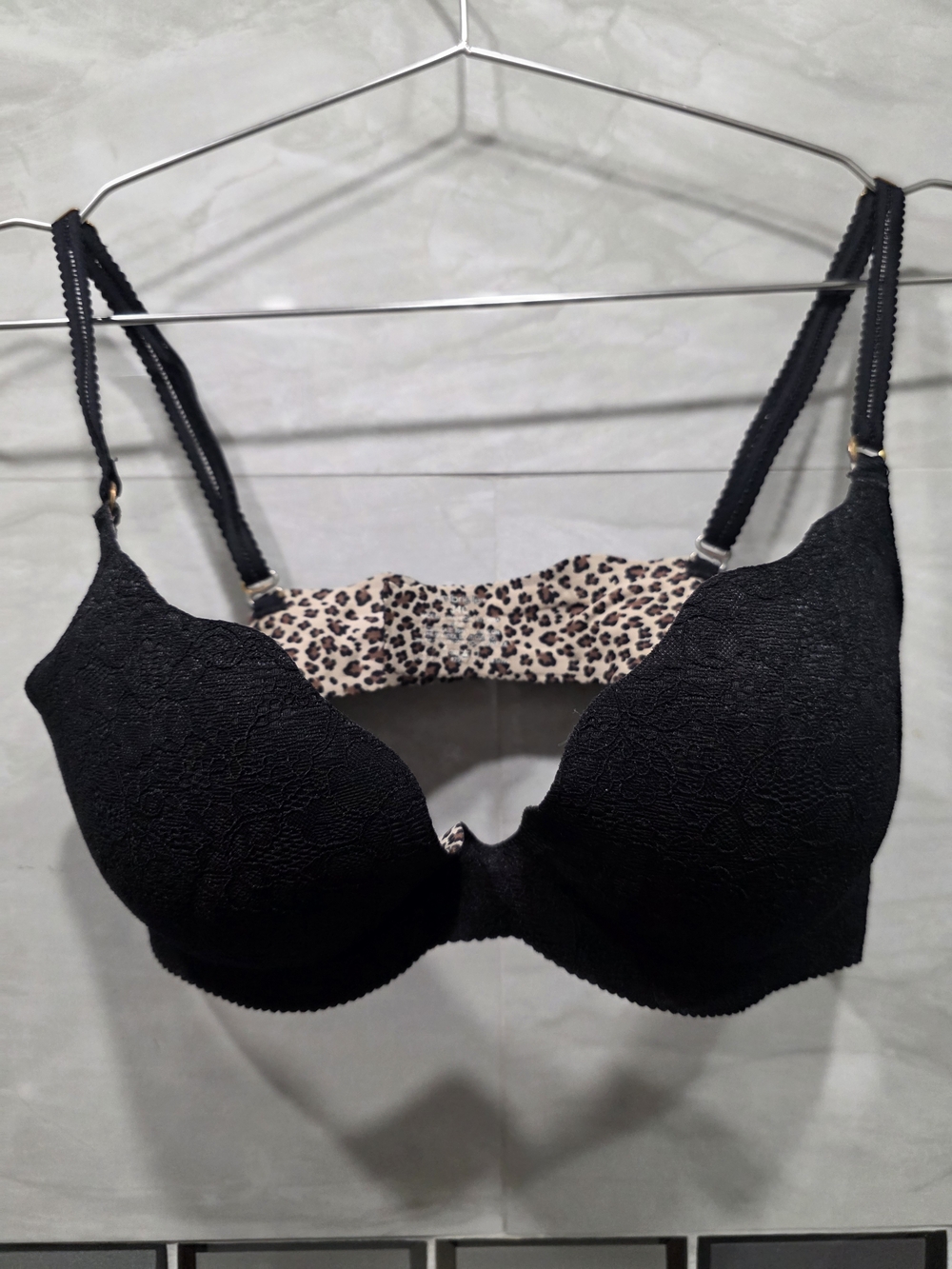 Ambrielle 34C Leopard Print Bra